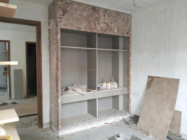 Flat for sale in North West Delhi, Deri