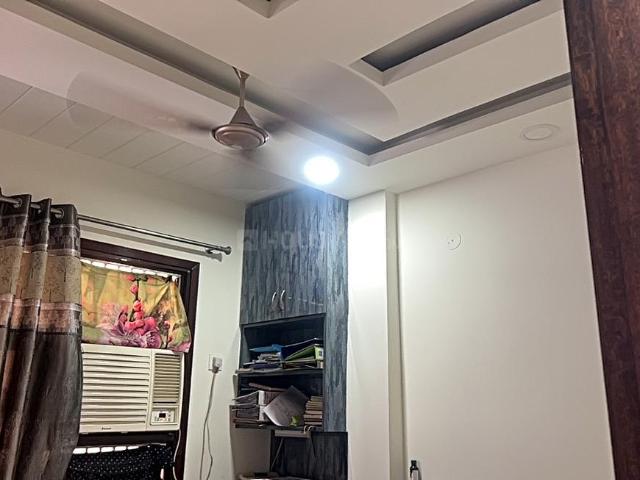 Flat for sale in North West Delhi, Deri