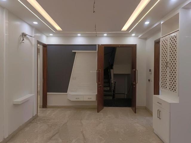 Flat for sale in North West Delhi, Deri