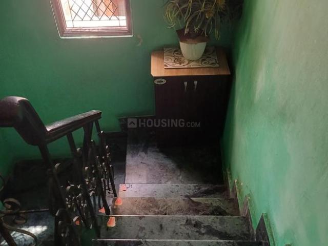 Flat for sale in Shakarpur, Delhi