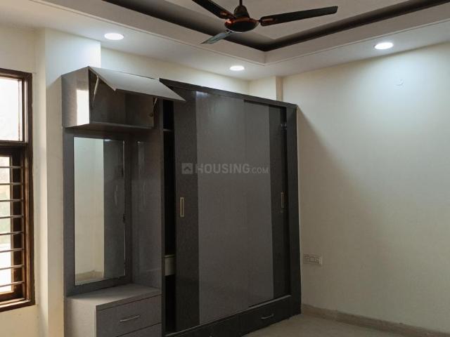Flat for sale in North West Delhi, Deri