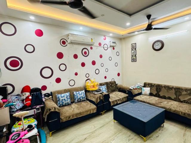 Flat for sale in North West Delhi, Deri