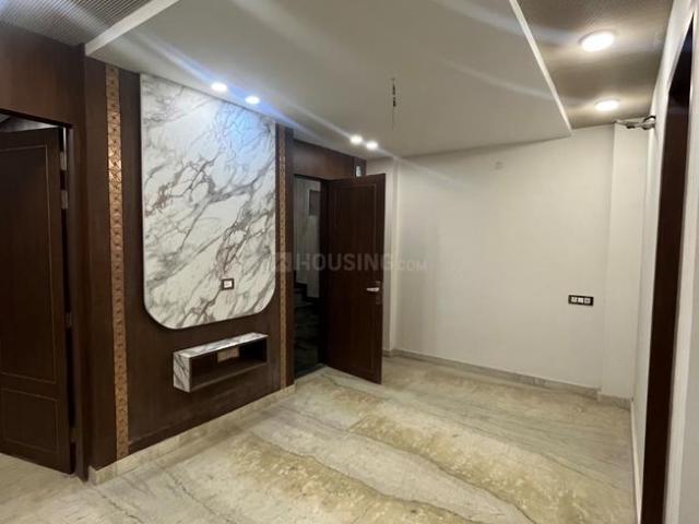 Flat for sale in North West Delhi, Deri