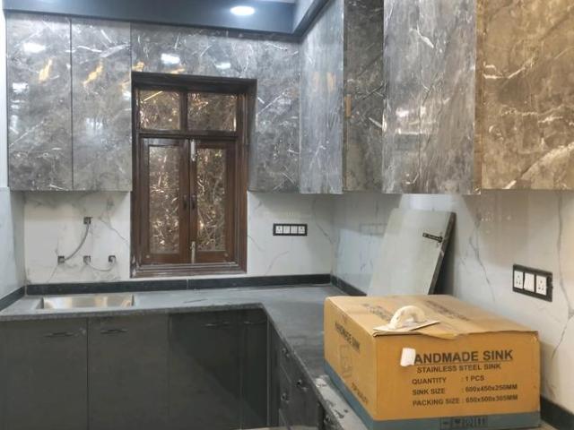 Flat for sale in North West Delhi, Deri