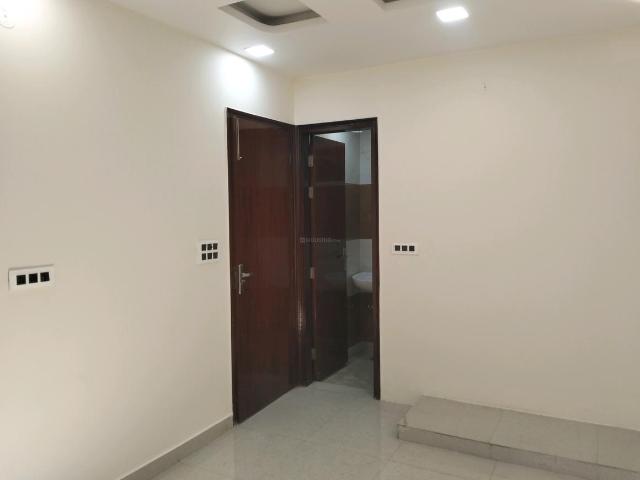 Flat for sale in North West Delhi, Deri