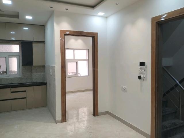 Flat for sale in Shastri Nagar, Delhi