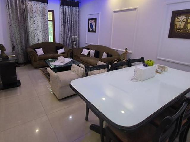 Flat for rent in South Delhi, Deri
