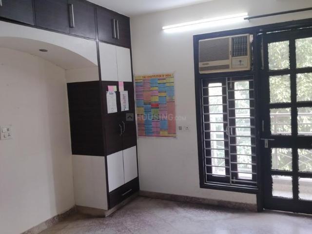 Flat for rent in West Delhi, Deri