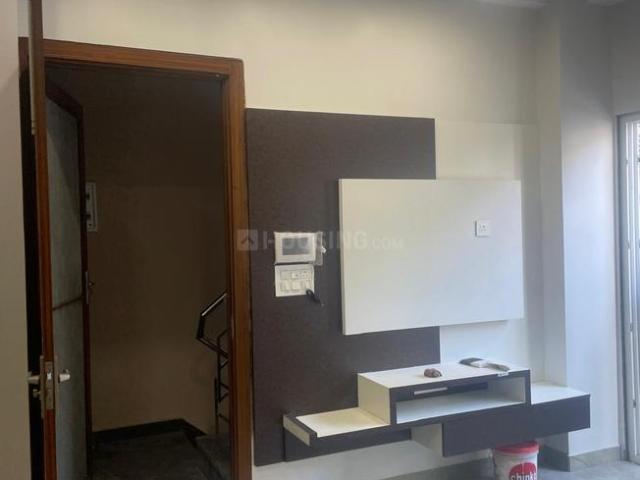 Flat for rent in West Delhi, Deri
