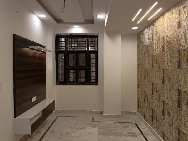 Flat for sale in North West Delhi, Deri