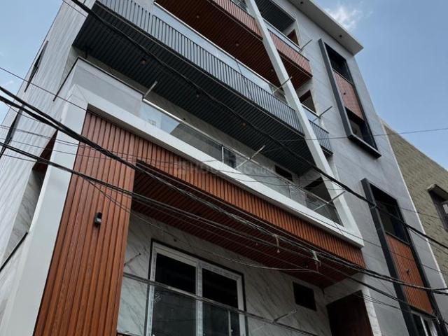 Flat for sale in North West Delhi, Deri