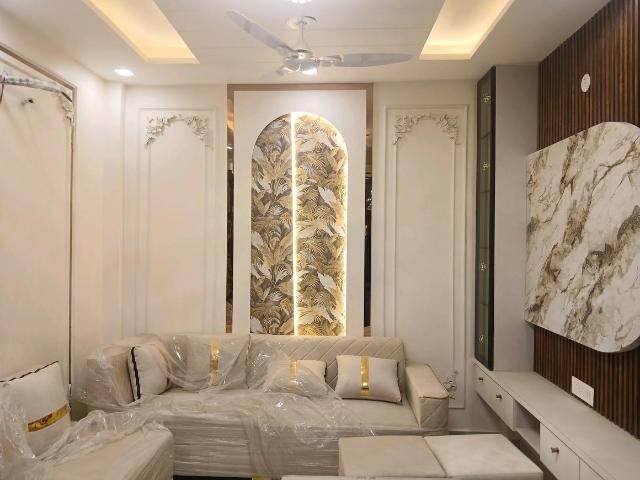 Flat for sale in West Delhi, Deri
