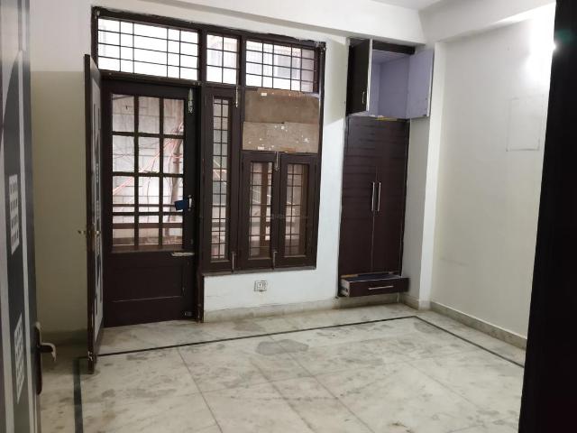 Flat for rent in Deri