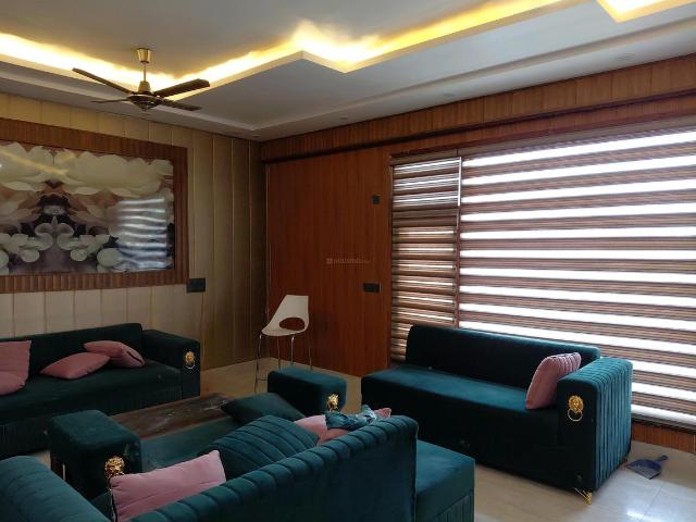 Flat for rent in South Delhi, Deri