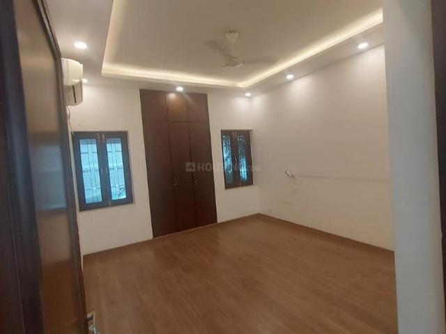 Flat for rent in Deri