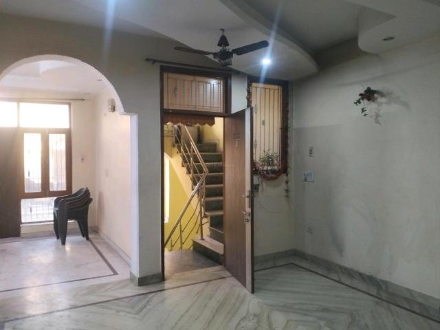 Flat for rent in West Delhi, Deri