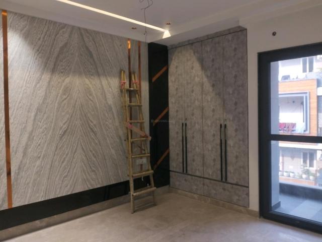 Flat for sale in West Delhi, Deri
