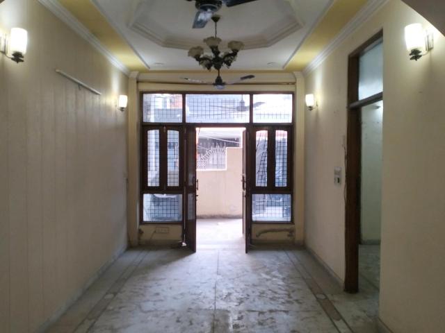 Flat for sale in West Delhi, Deri