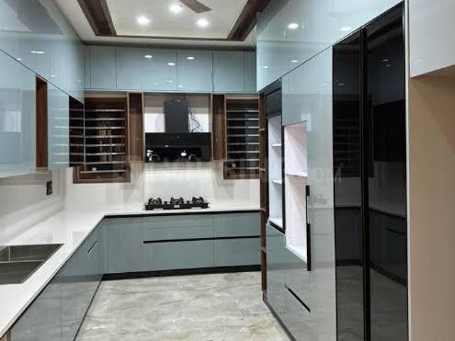 Flat for rent in Deri