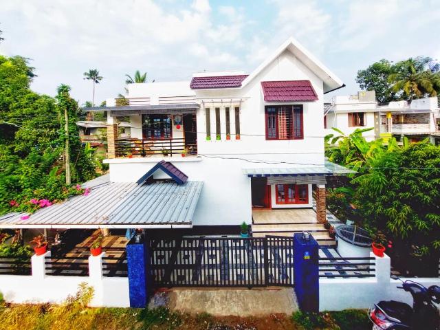 House for sale in Aluva