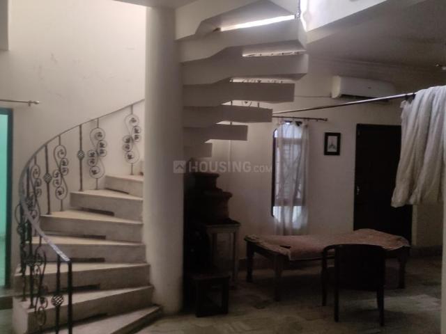 House for sale in Madya