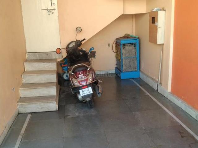 House for sale in Madya