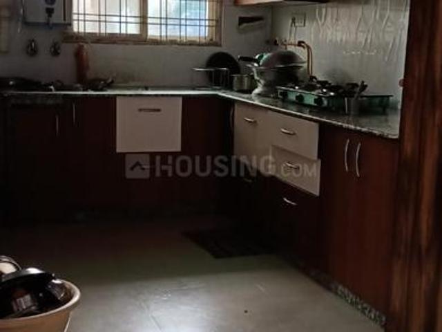 House for sale in Madya