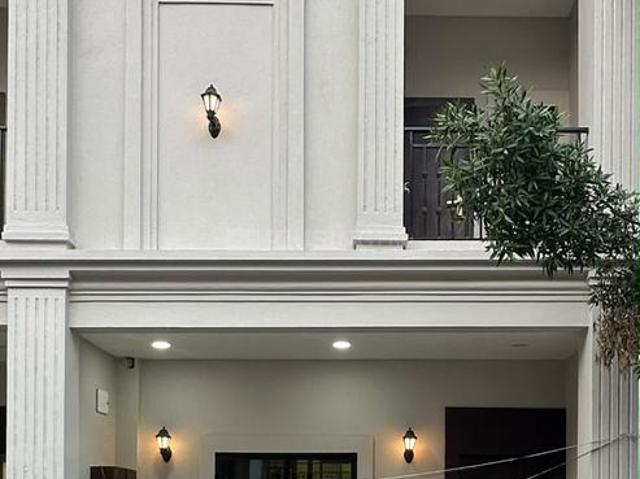 House for sale in Bhichaulimardana, Indore