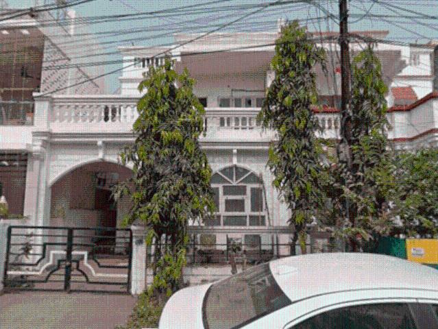 House for sale in Madya