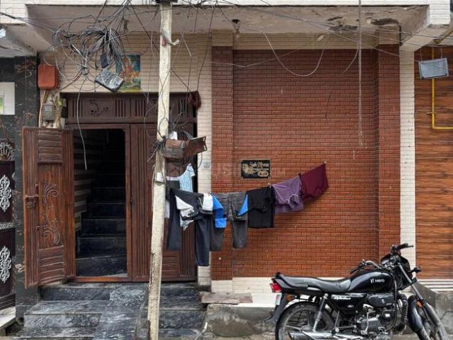 House for rent in West Delhi, Deri