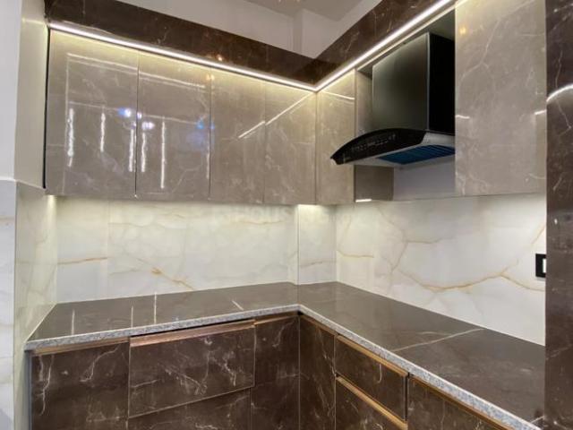 House for sale in West Delhi, Deri