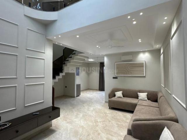 House for sale in Madya