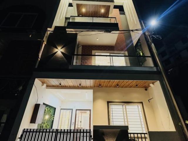 House for sale in Madya