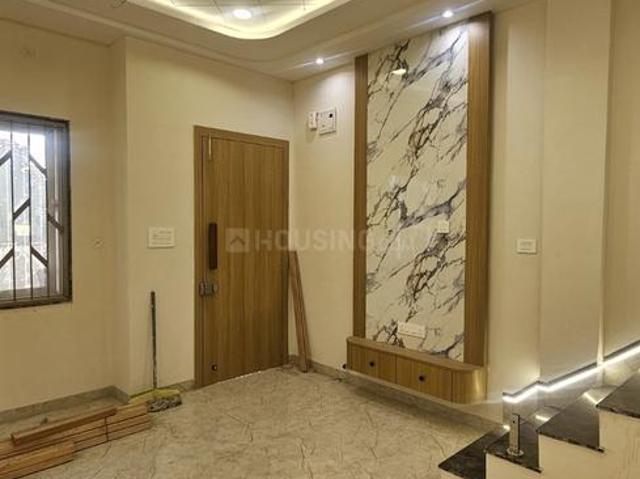 House for sale in Madya