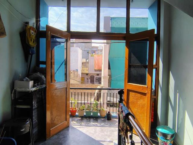 House for sale in West Delhi, Deri