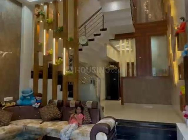 House for rent in Madya