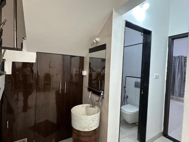 House for rent in Madya