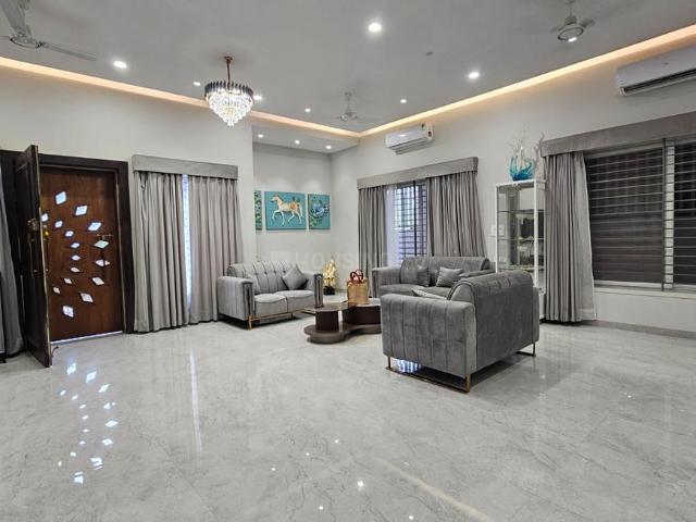 House for sale in Madya