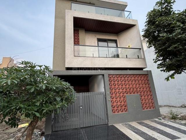 House for sale in Madya