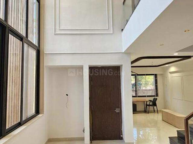 House for sale in Madya