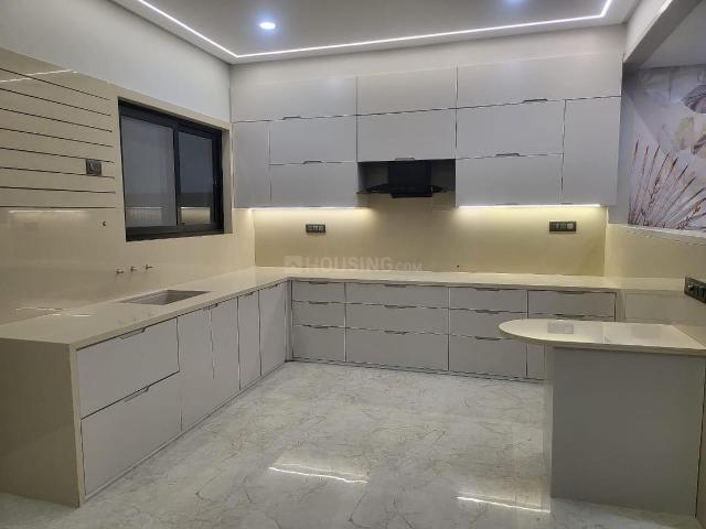 House for sale in Madya