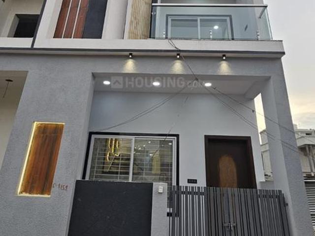 House for sale in Madya