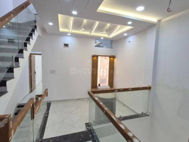 House for sale in Madya