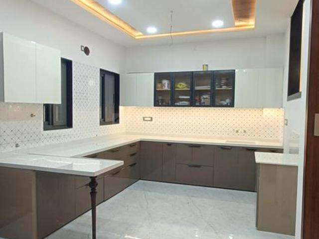 House for sale in Madya