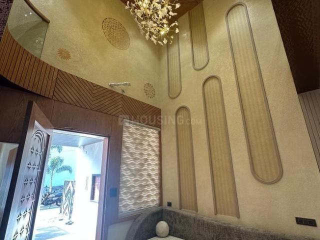 House for sale in Madya