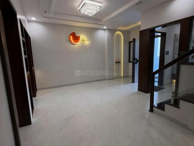 House for sale in Madya