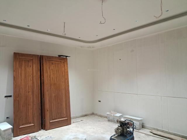 Flat for sale in West Delhi, Deri