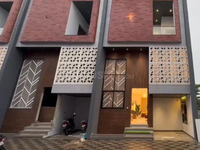 House for sale in Madya