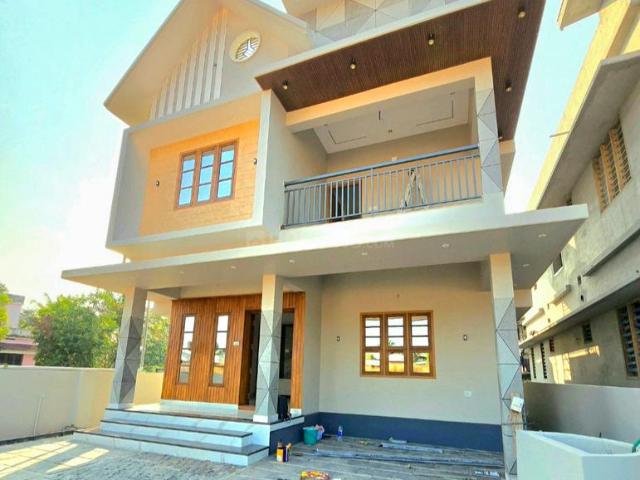 House for sale in Pukkattupady, Ernakulam