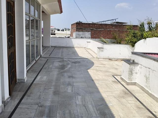 House for rent in Azamgarh, Arunachal Pradesh